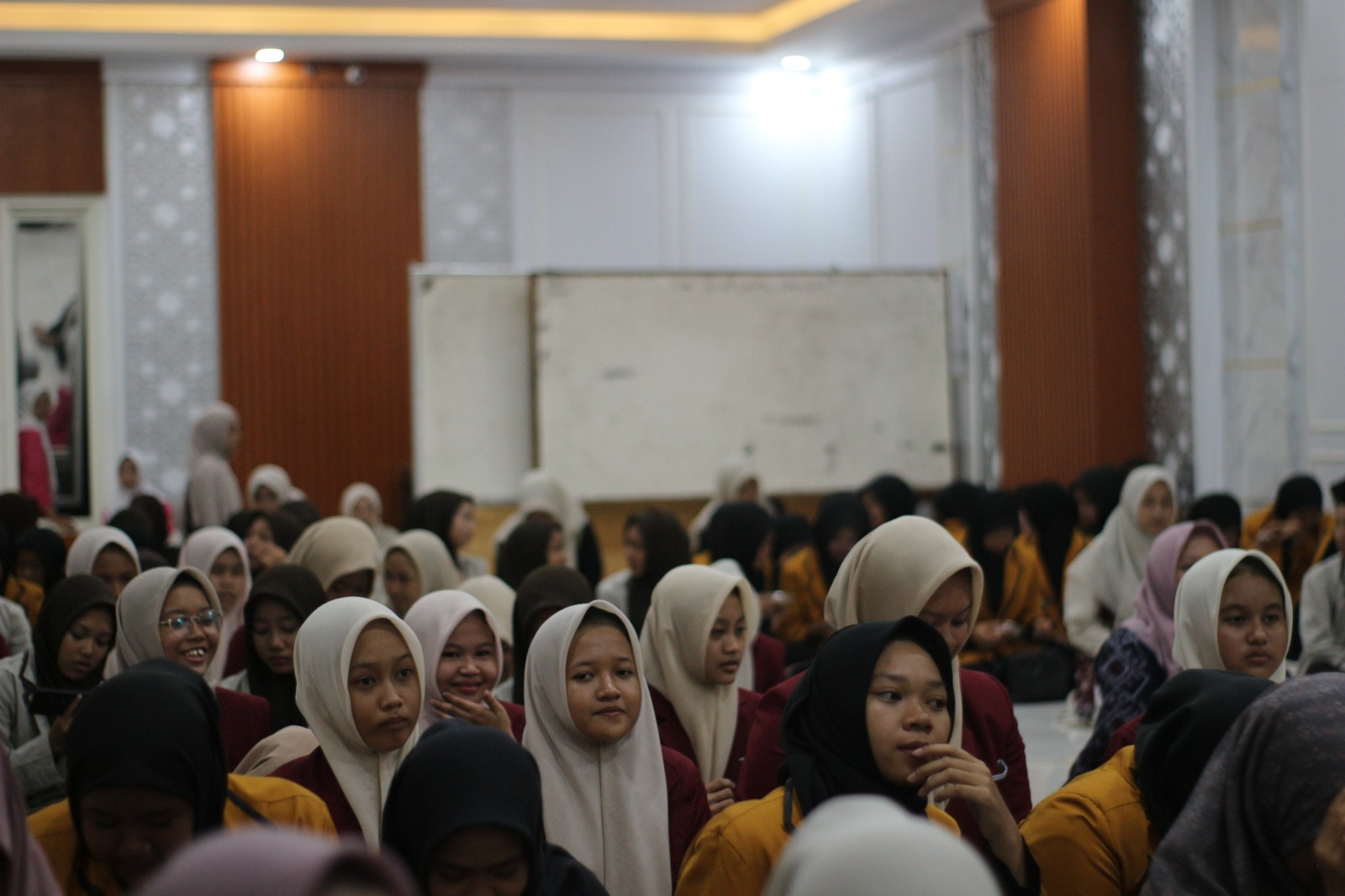 Hangat dan Inspiratif, Sharing Pengalaman Mondok Warnai Kunjungan Studi MTsN 2 Blitar ke PP. Putri Al-Lathifiyyah 2