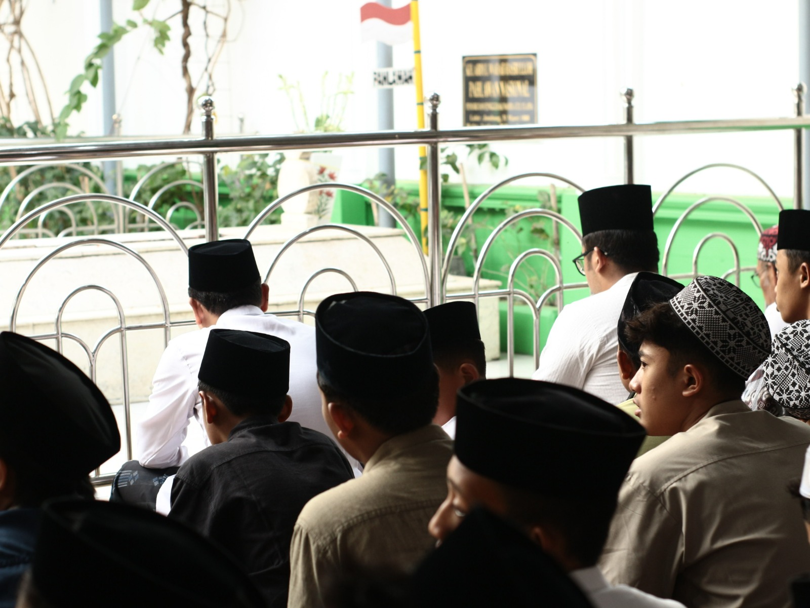 Peringatan Haul ke-31 KH Imam Asy’ari Muchsin, Keluarga Besar Pondok Gelar Ziarah Makam